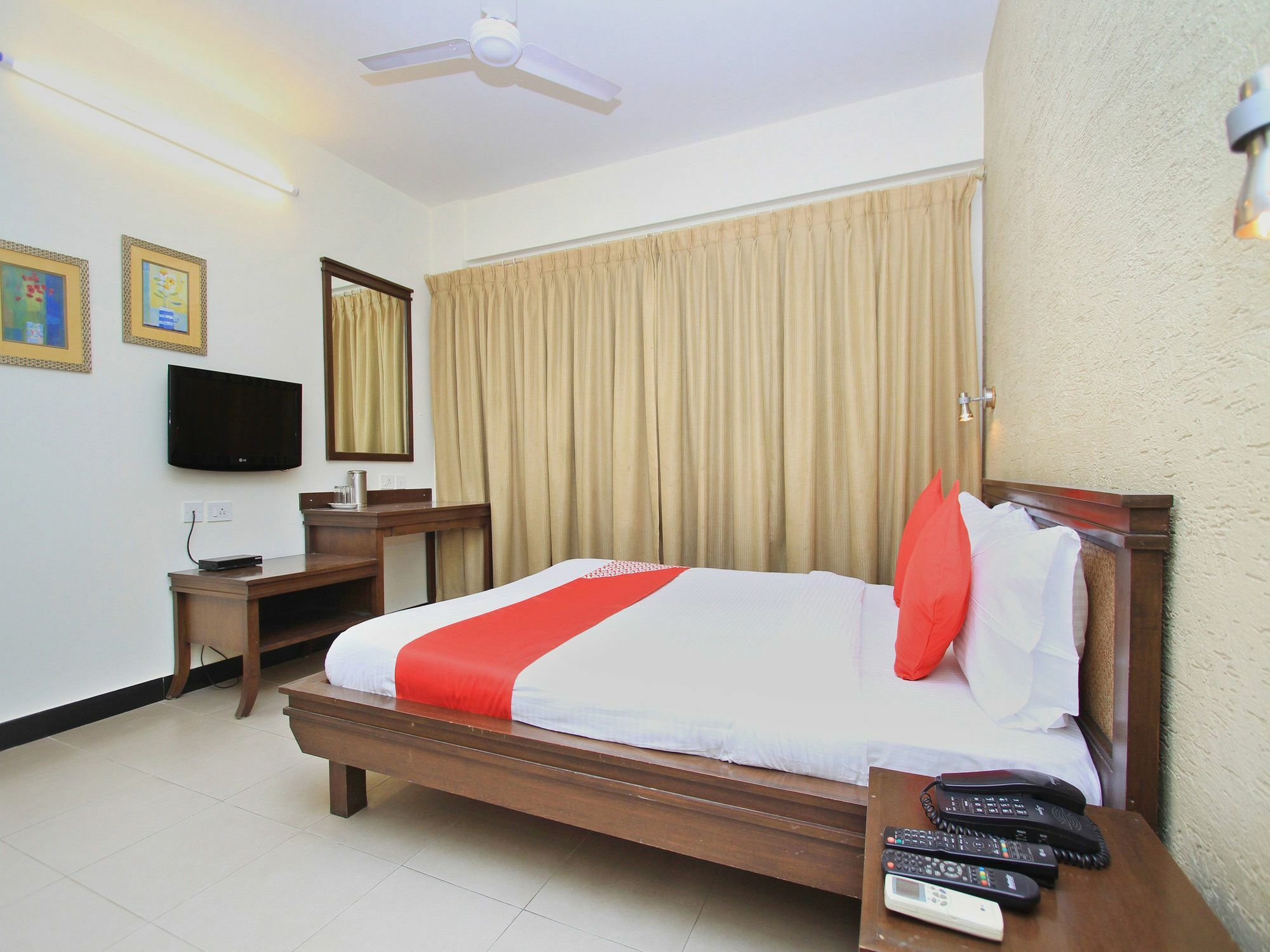 Oyo 345 Hotel Red Mount Aquilla Bengaluru Kültér fotó