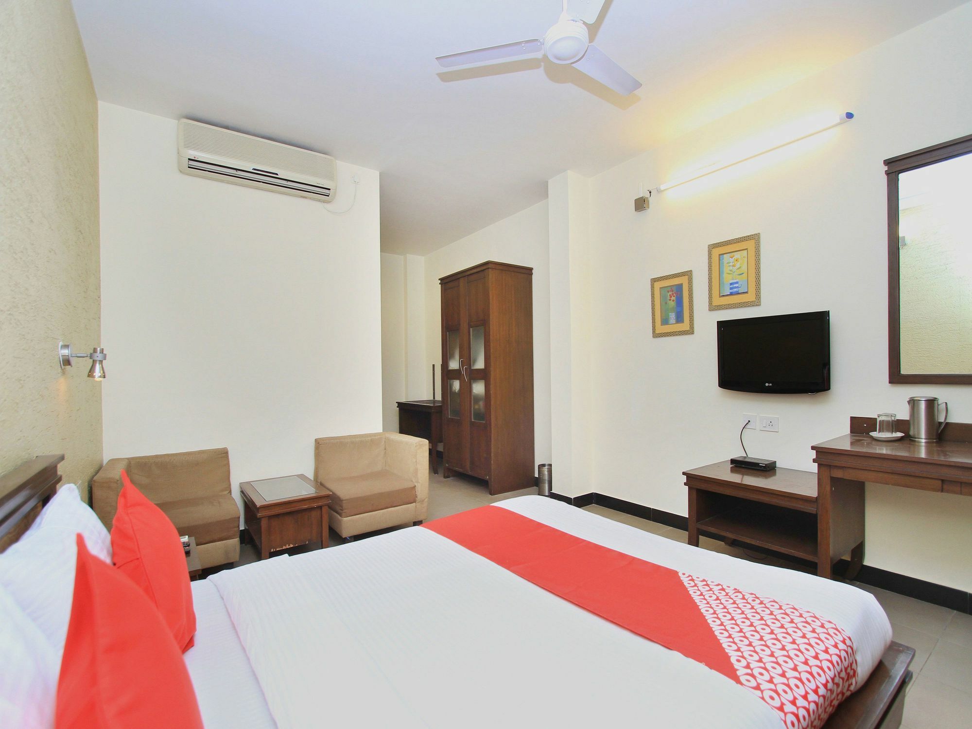 Oyo 345 Hotel Red Mount Aquilla Bengaluru Kültér fotó