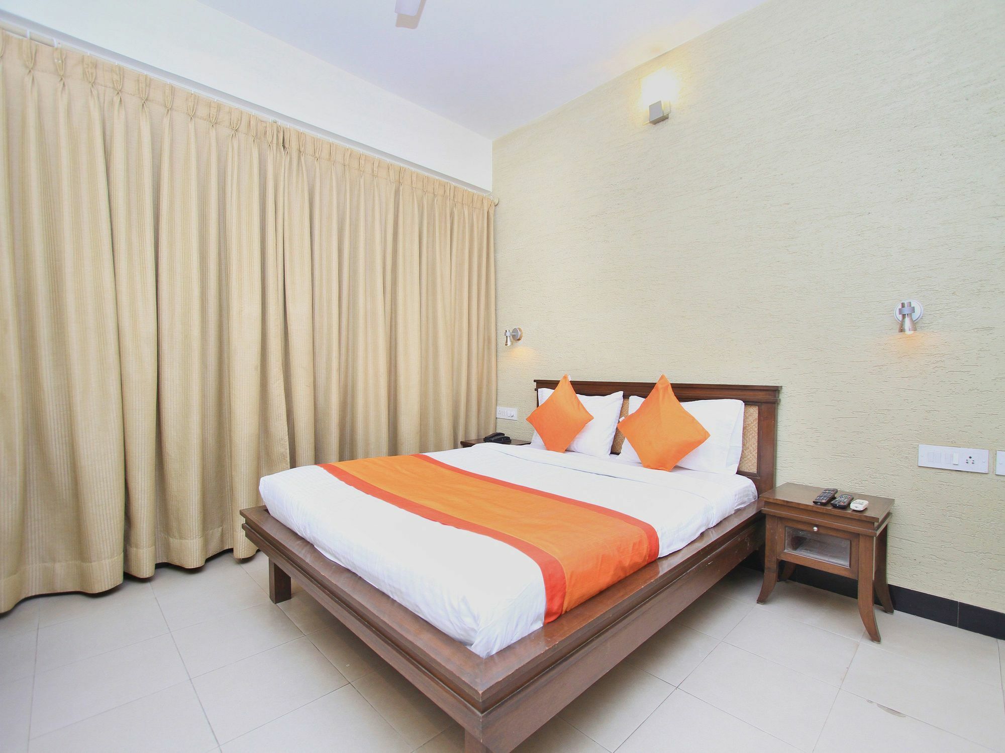 Oyo 345 Hotel Red Mount Aquilla Bengaluru Kültér fotó