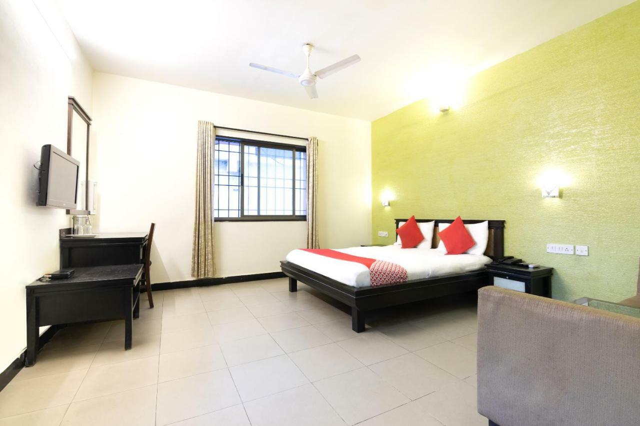 Oyo 345 Hotel Red Mount Aquilla Bengaluru Kültér fotó