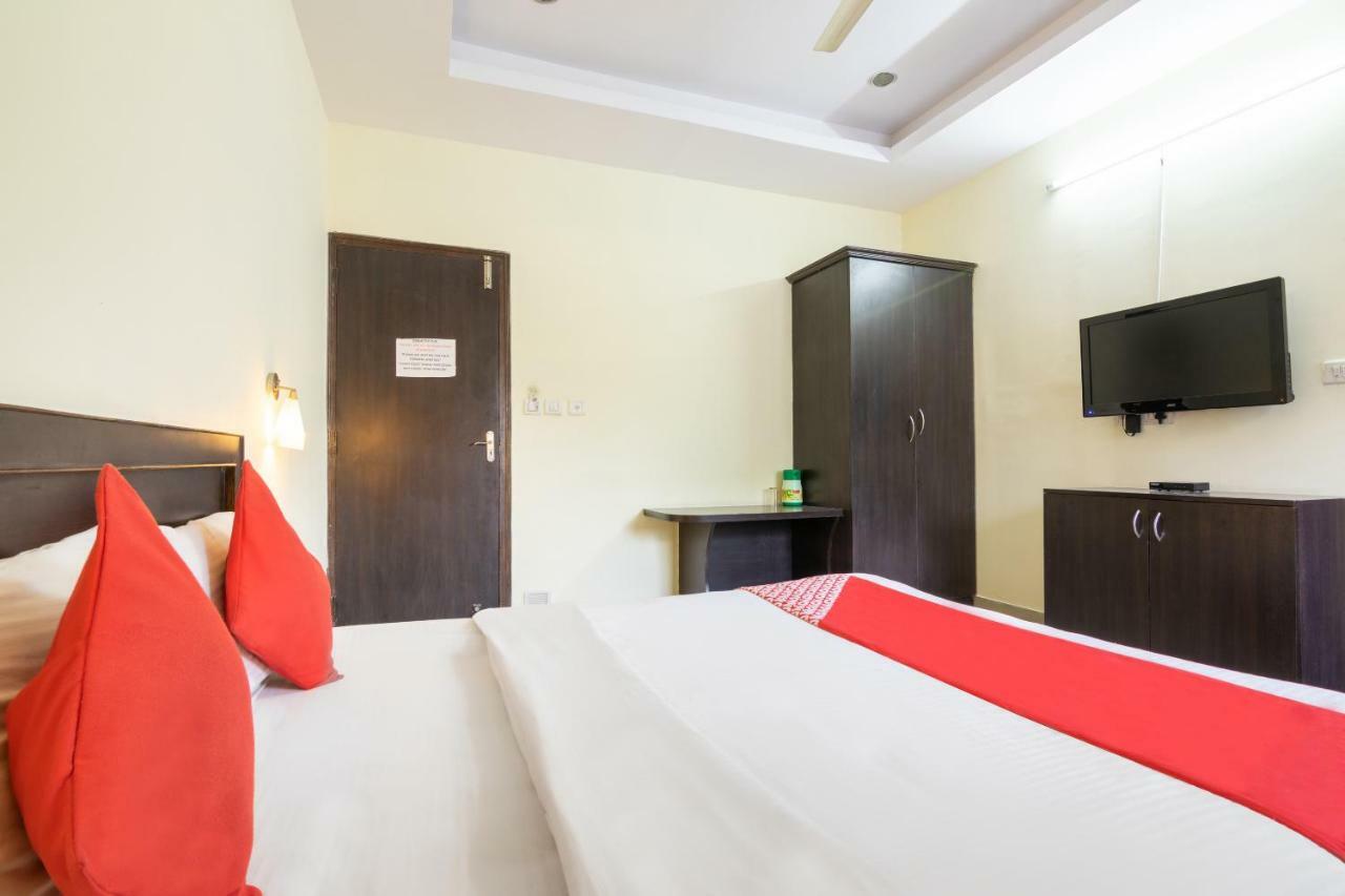 Oyo 345 Hotel Red Mount Aquilla Bengaluru Kültér fotó