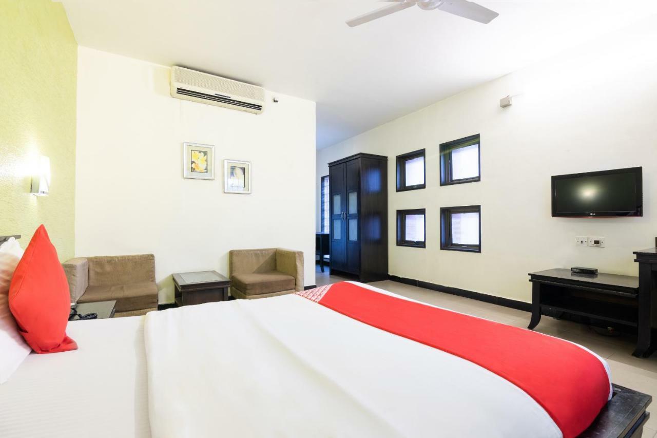 Oyo 345 Hotel Red Mount Aquilla Bengaluru Kültér fotó
